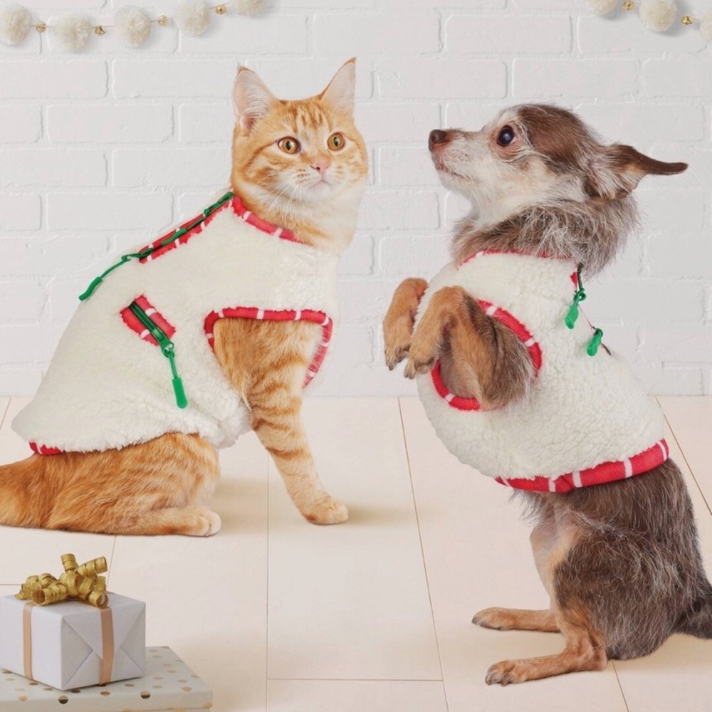 Wonderland Festive Red and White Pet Sweater Size Small
